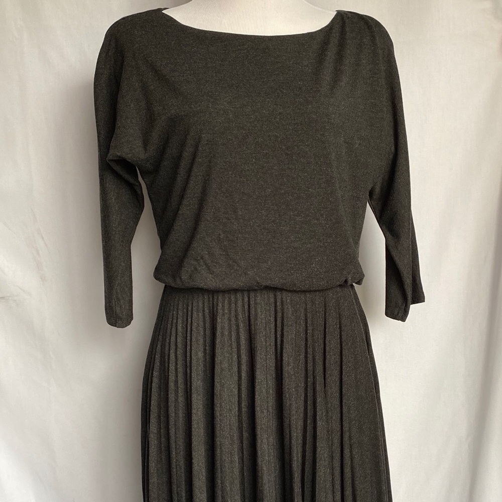 Pleated dress White House Black Market